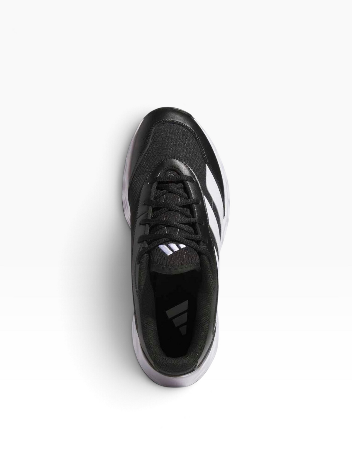 Zapatilla de hombre Adidas Gamechaser en color negro con detalles blancos, vista cenital desde arriba