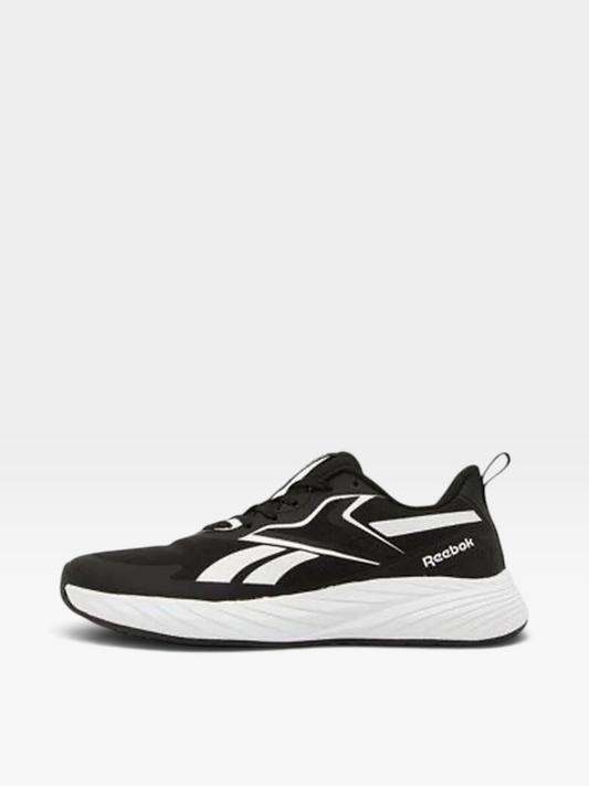 Tenis Reebok Classic para hombre en color negro con suela blanca, disponibles en oklahoma