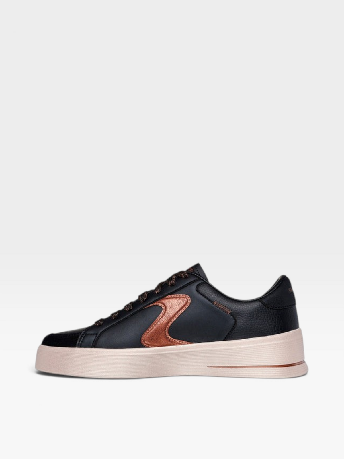 Tenis Skechers oklahoma para mujer en color negro con detalles en marrón y suela de plataforma