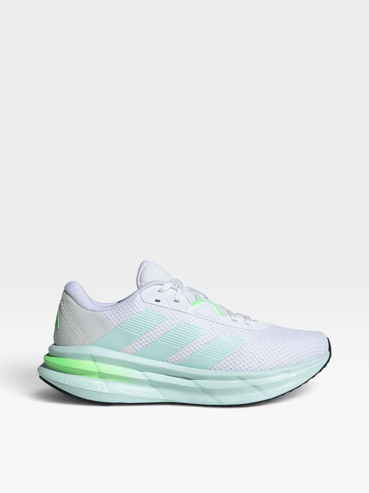 Tenis running oklahoma Adidas Galaxy 7 para mujer en color blanco con detalles en verde menta y suela Cloudfoam