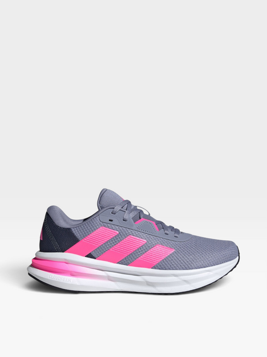 Tenis de running oklahoma Adidas Galaxy 7 para mujer en color gris con detalles en rosa y suela con tecnología Cloudfoam